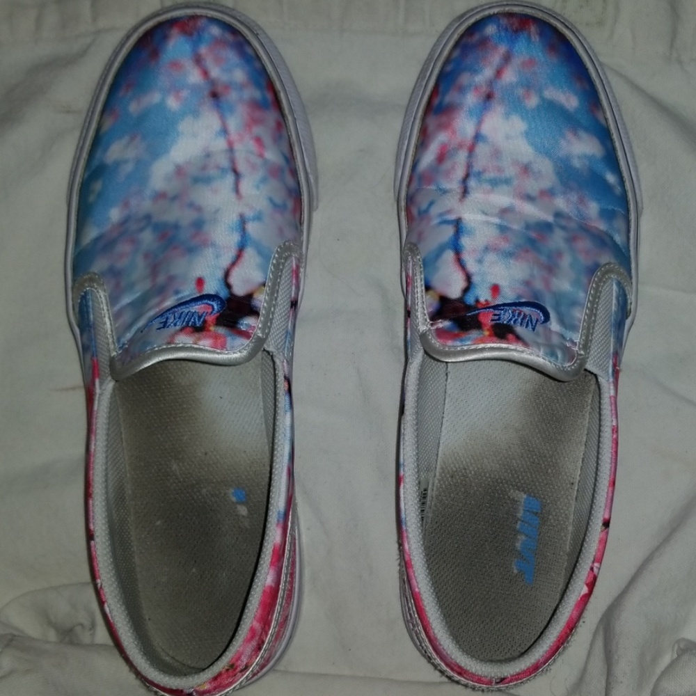 Nike Floral Slip-Ons